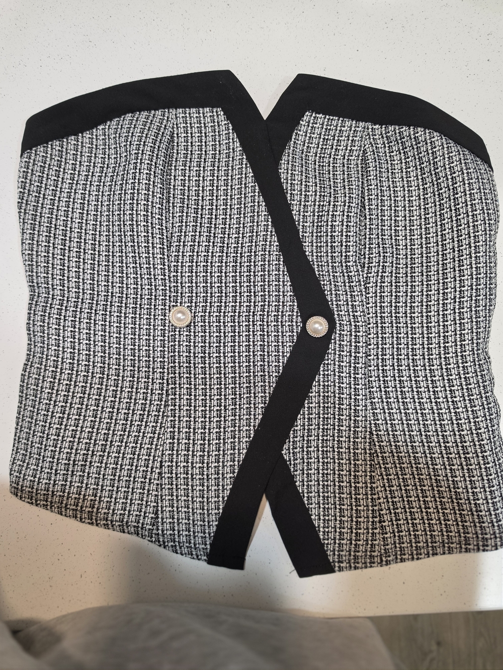 SHEIN Black Strapless Bustier Top with Pearl Buttons